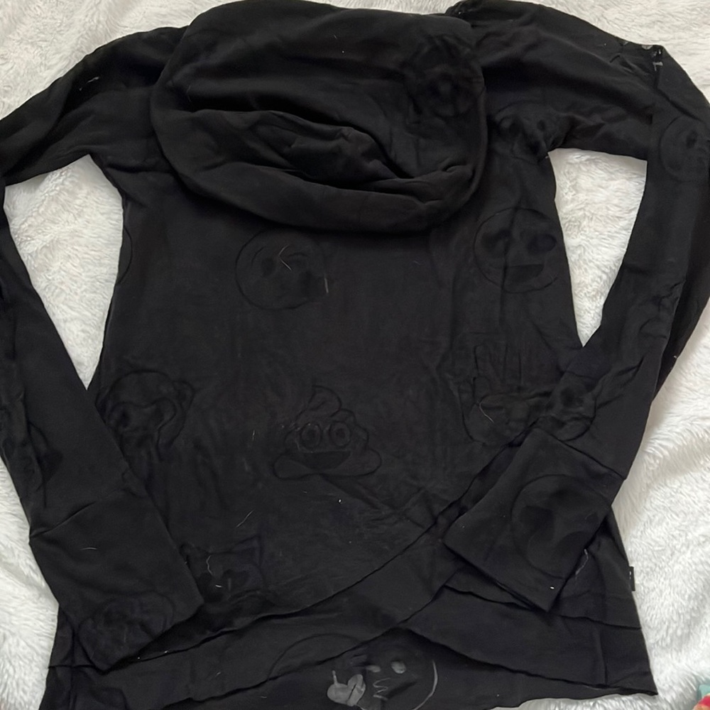 Terez hooded emoji shirt